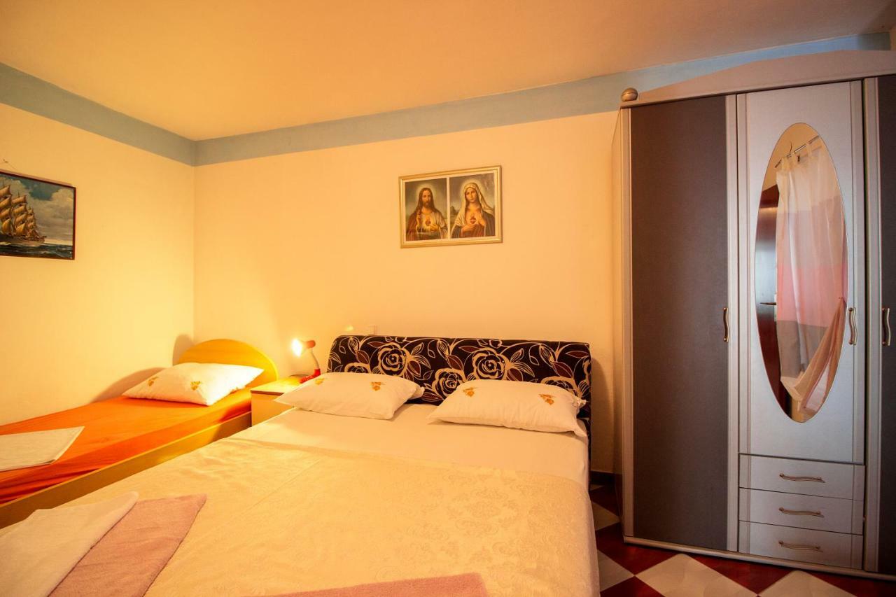 Mrkonjic Branko & Marija Apartmani 오미스 외부 사진