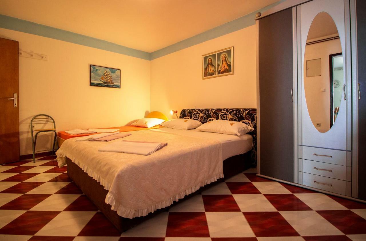 Mrkonjic Branko & Marija Apartmani 오미스 외부 사진