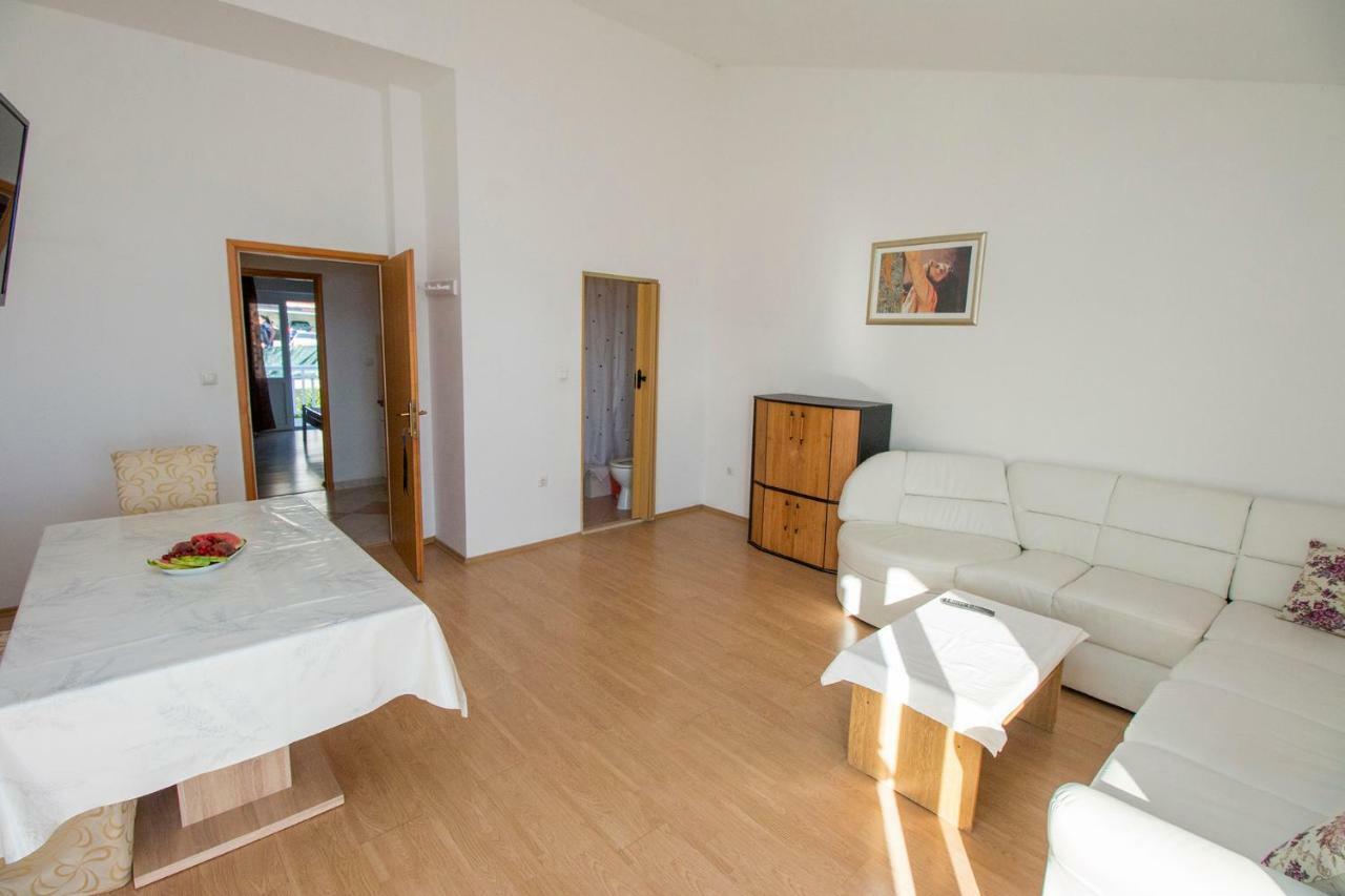 Mrkonjic Branko & Marija Apartmani 오미스 외부 사진