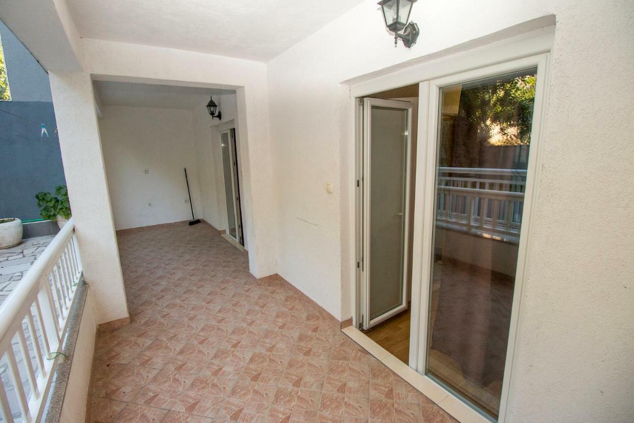 Mrkonjic Branko & Marija Apartmani 오미스 외부 사진